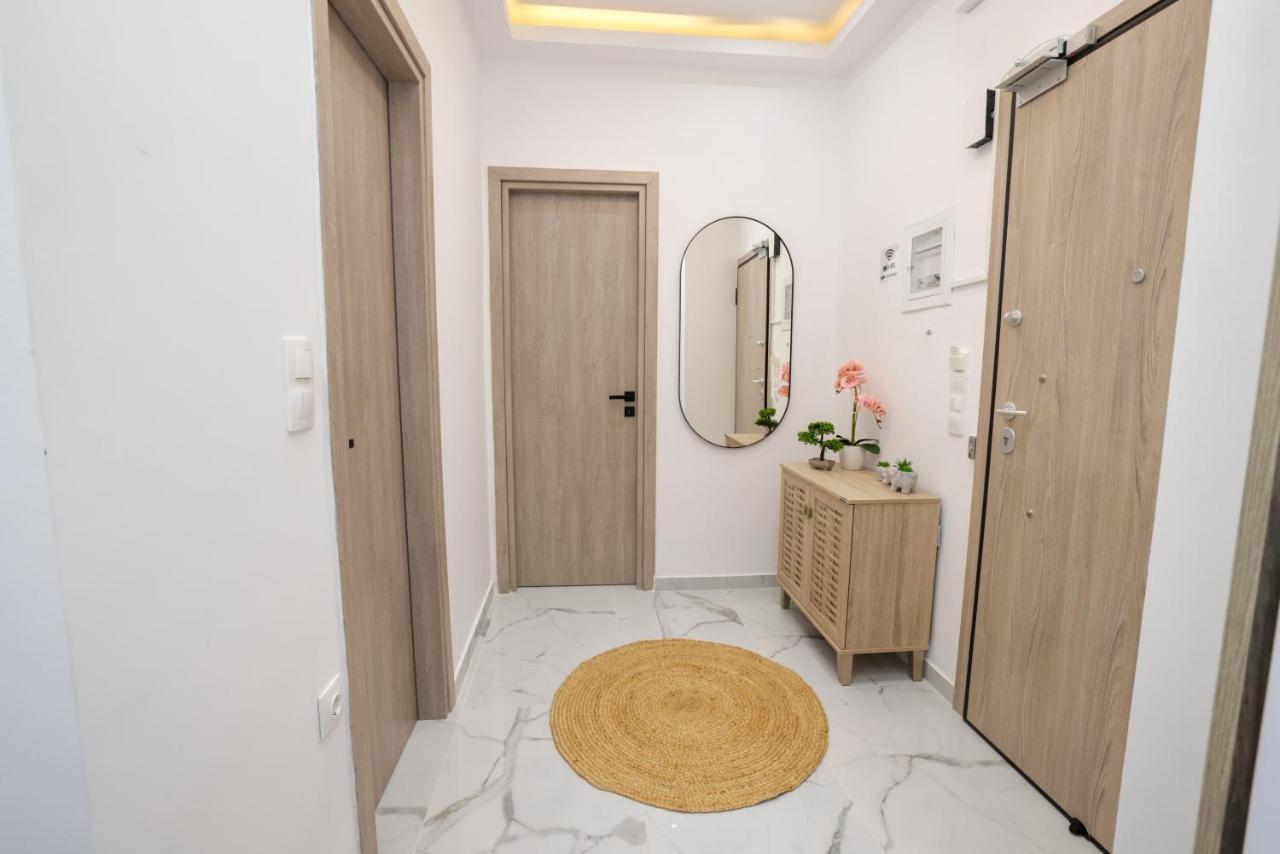 Zeos Finest Jacuzzi Suite Athens Exterior photo