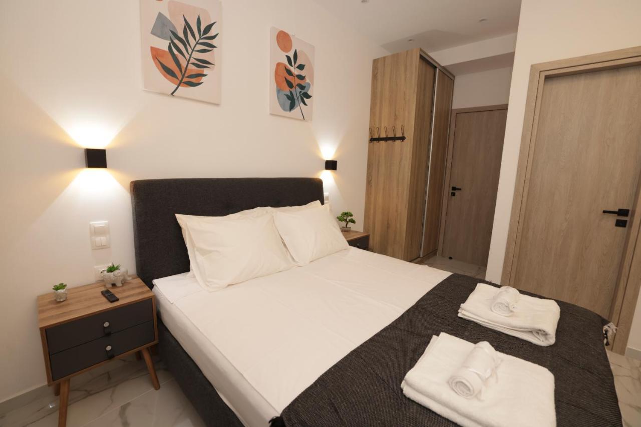 Zeos Finest Jacuzzi Suite Athens Exterior photo